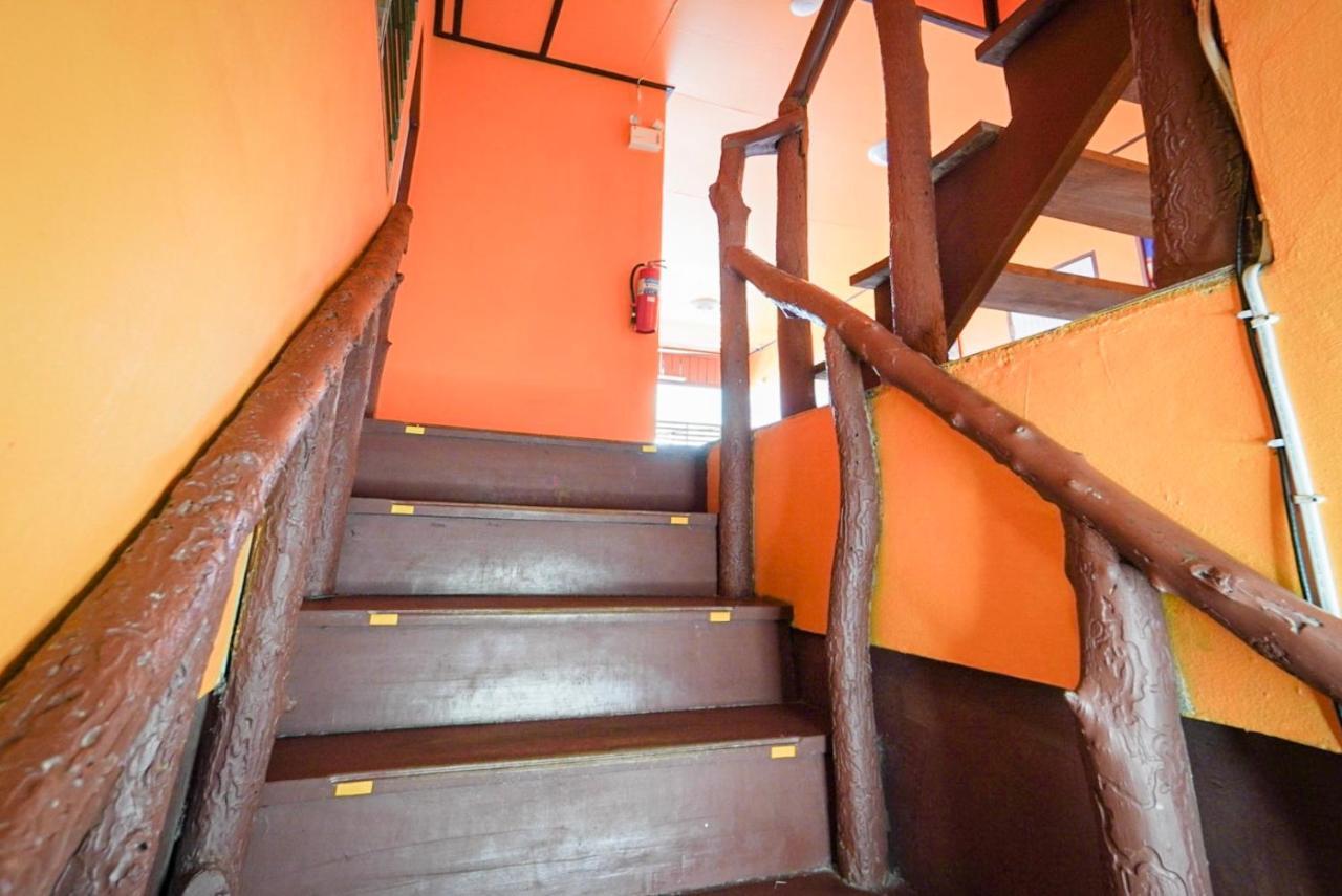 One Trinity Hostel パンガン島 エクステリア 写真