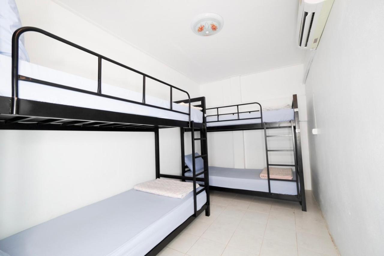 One Trinity Hostel パンガン島 エクステリア 写真