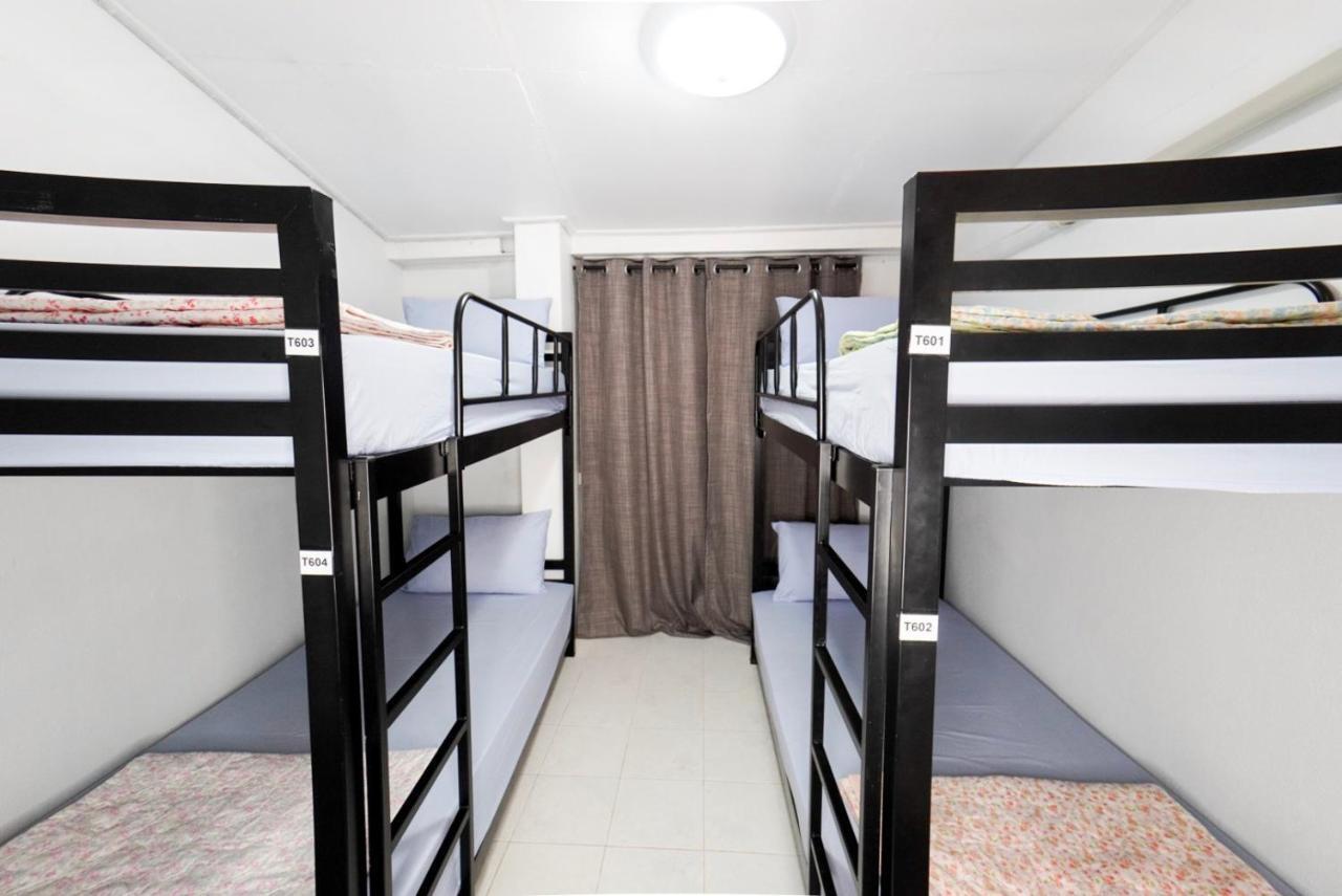 One Trinity Hostel パンガン島 エクステリア 写真