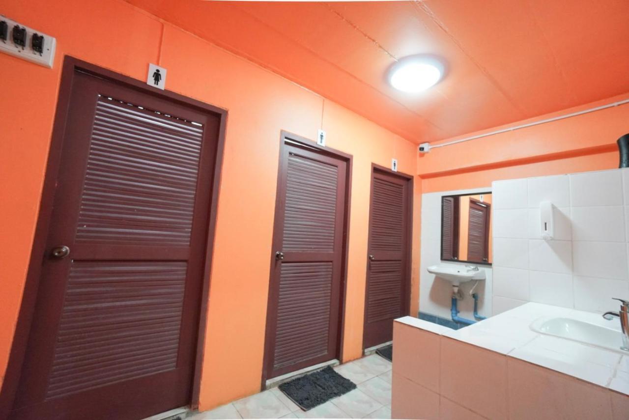 One Trinity Hostel パンガン島 エクステリア 写真