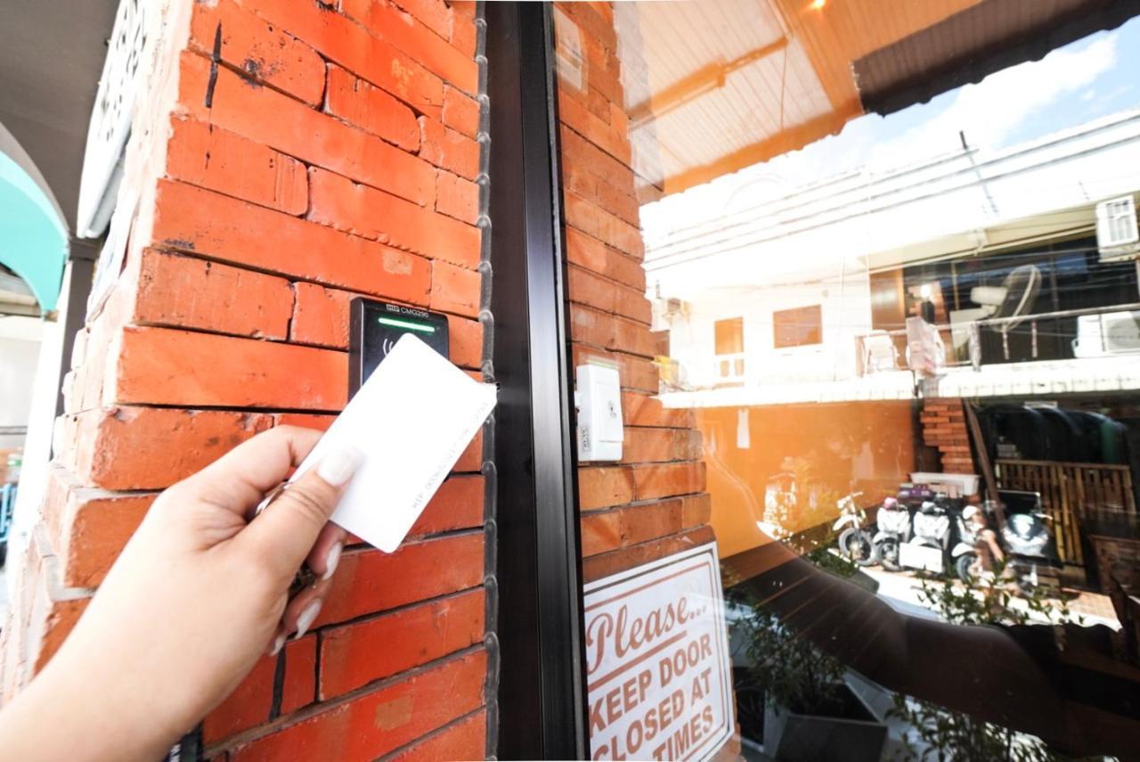 One Trinity Hostel パンガン島 エクステリア 写真