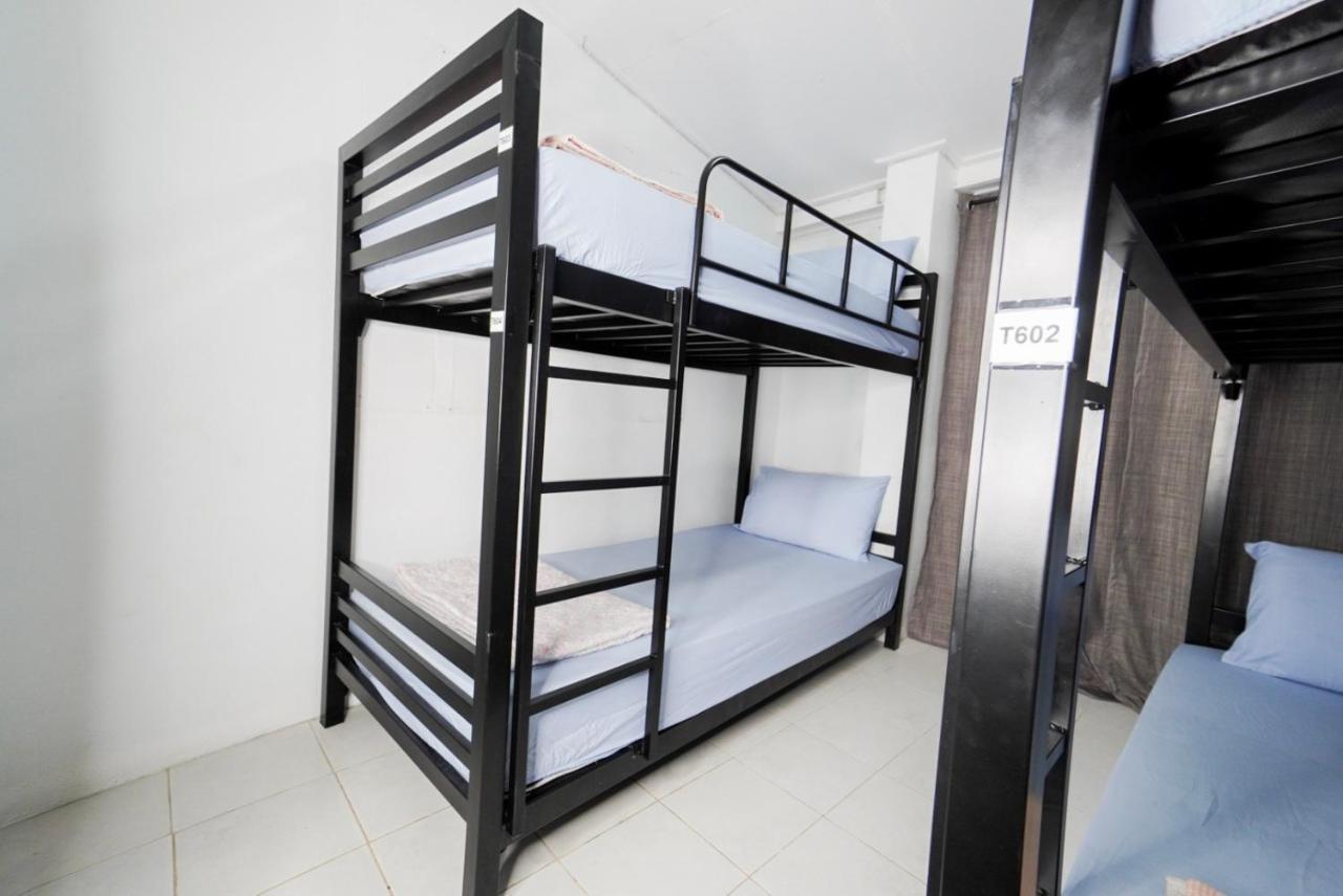 One Trinity Hostel パンガン島 エクステリア 写真