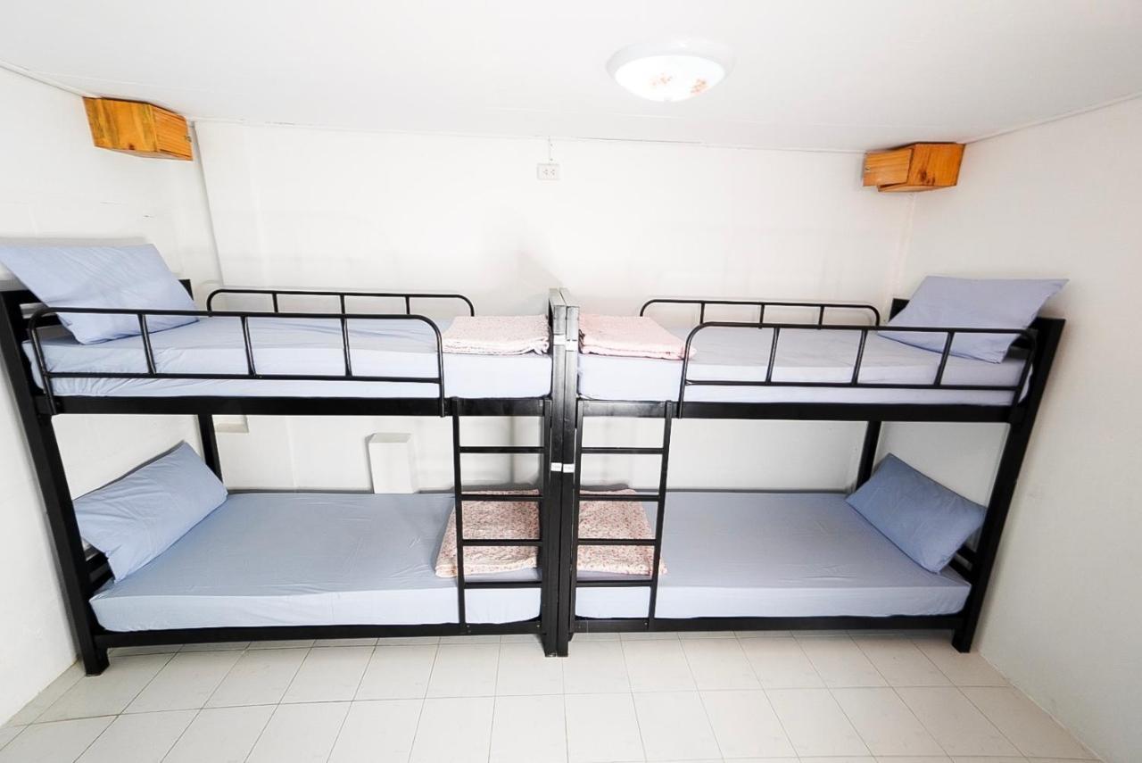 One Trinity Hostel パンガン島 エクステリア 写真